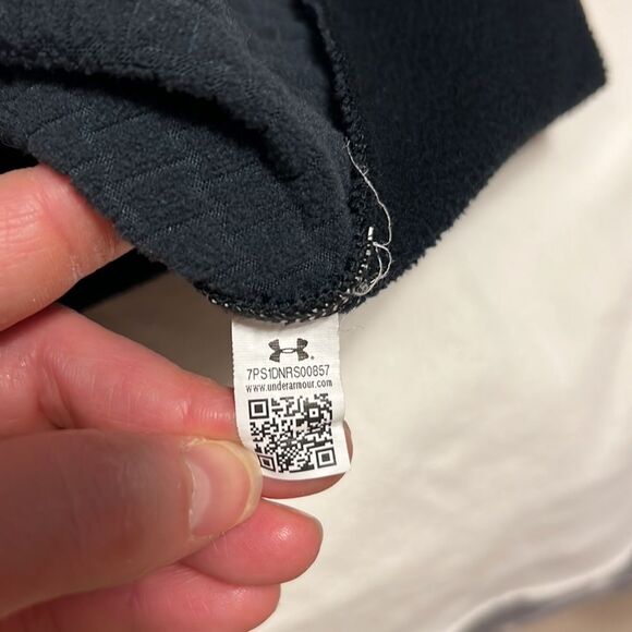 Under Armour 1/4 zip sweatshirt - Picture 4 of 4